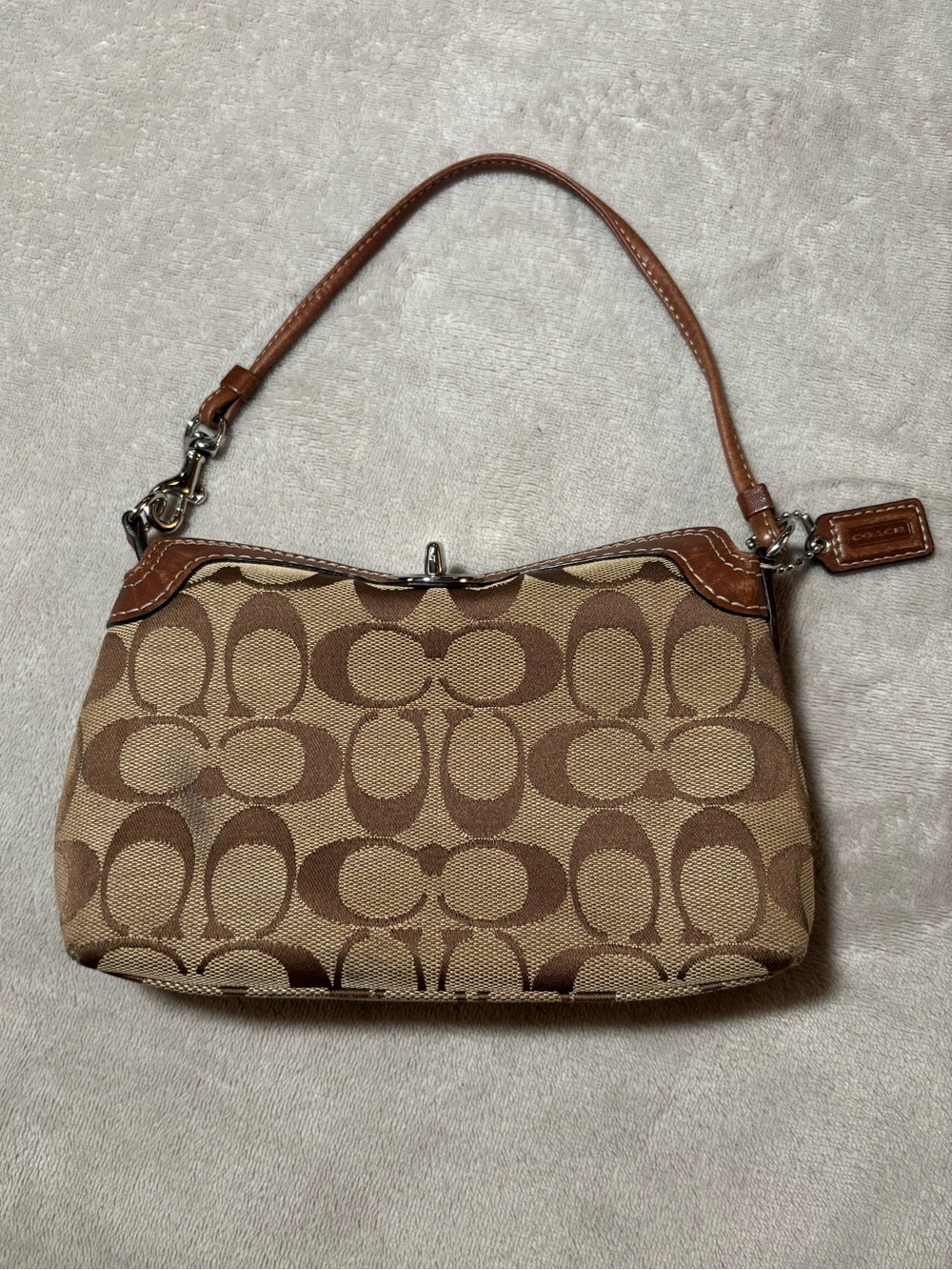 Coach Vintage Turnlock mini bag wristlet